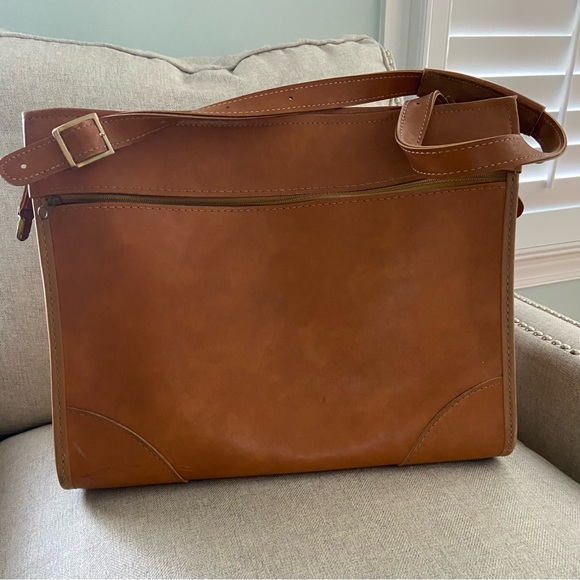 Hartmann Handbags - Hartmann Leather-Look Lined
Weekender Tote Brief Case Adjustable Straps CLASSIC!